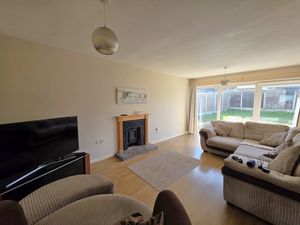 Lounge- click for photo gallery
